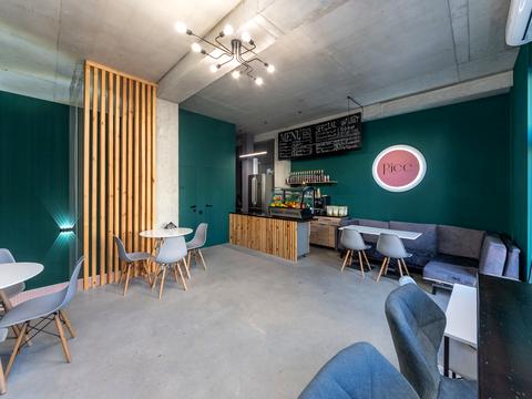 коммерческая по адресу Героїв Крут ул., 8