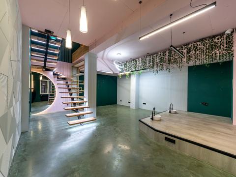 коммерческая по адресу Героїв Крут ул., 8