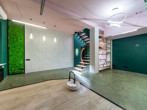 коммерческая по адресу Героїв Крут ул., 8