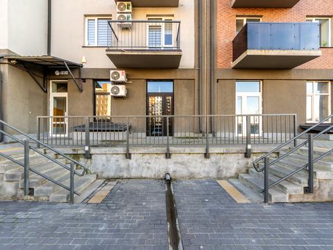 коммерческая по адресу Героїв Крут ул., 8