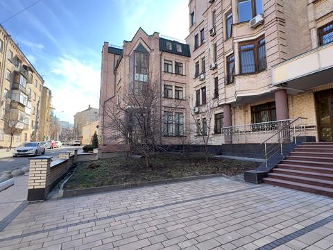 комерційна за адресою Кудрявська вул., 13-19