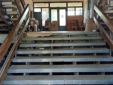 комерційна за адресою Вакарова, 8