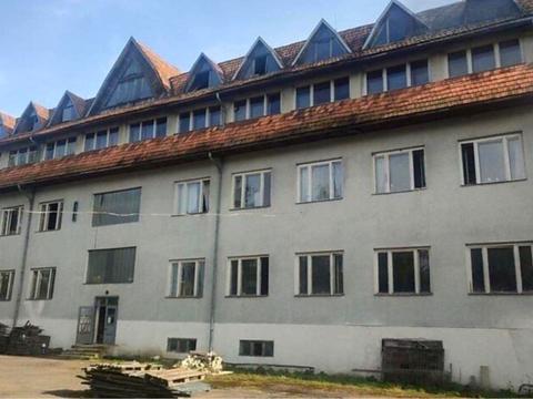 комерційна за адресою Вакарова, 8