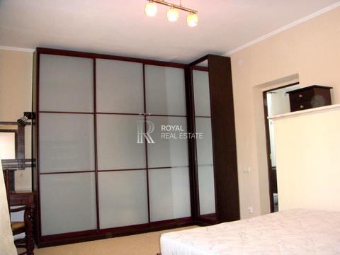 будинок за адресою Будівельників вул., 8