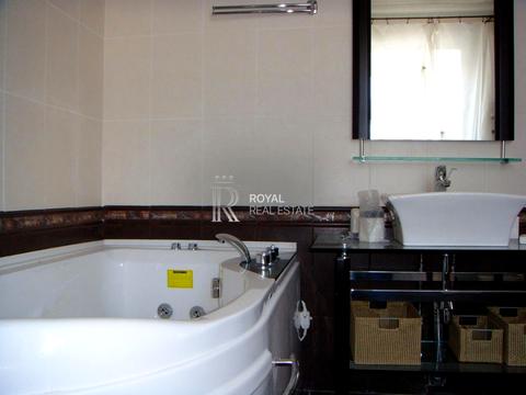 будинок за адресою Будівельників вул., 8