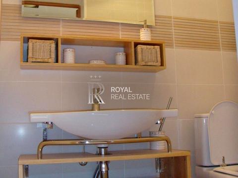 будинок за адресою Будівельників вул., 8