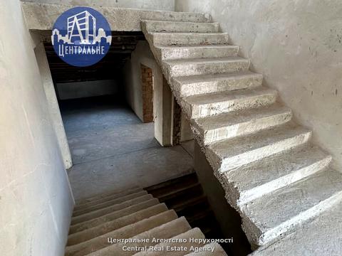 комерційна за адресою Хотинська вул., 39в