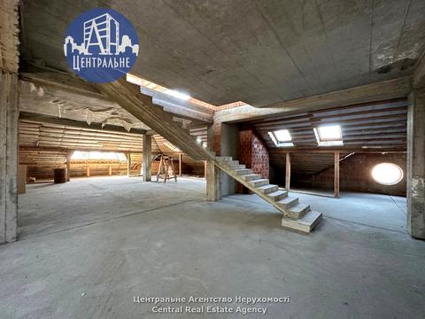 комерційна за адресою Хотинська вул., 39в