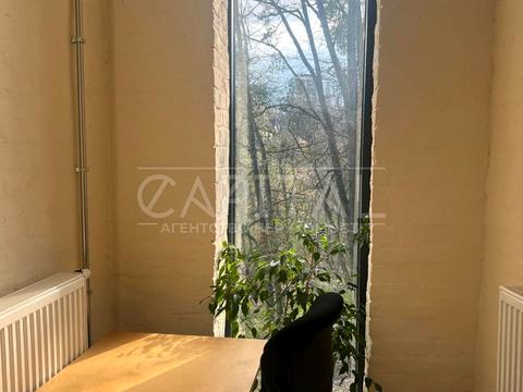 комерційна за адресою Марка Безручка вул., 24