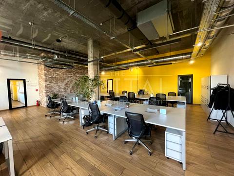 комерційна за адресою Марка Безручка вул., 24