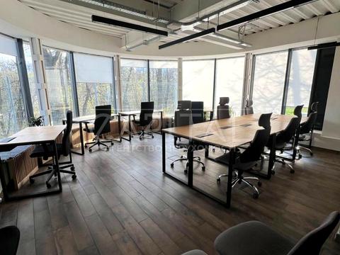 комерційна за адресою Марка Безручка вул., 24