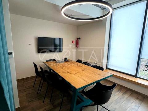 комерційна за адресою Марка Безручка вул., 24