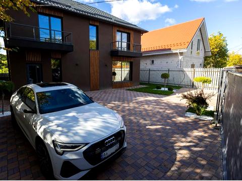 будинок за адресою 49-та Садова вул.