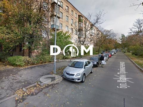 комерційна за адресою Марії Приймаченко бульв. (Академіка Ліхачова), 1/27