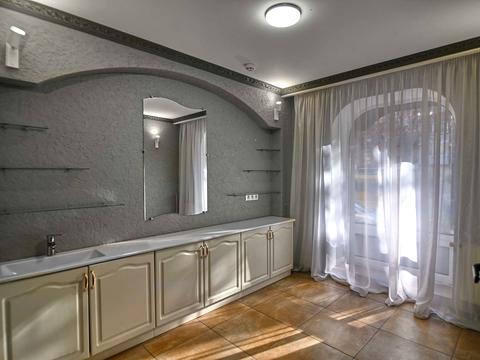 коммерческая по адресу Степана Бандеры ул., 65