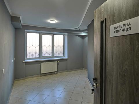 коммерческая по адресу Степана Бандеры ул., 65