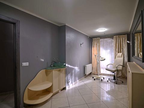 коммерческая по адресу Степана Бандеры ул., 65