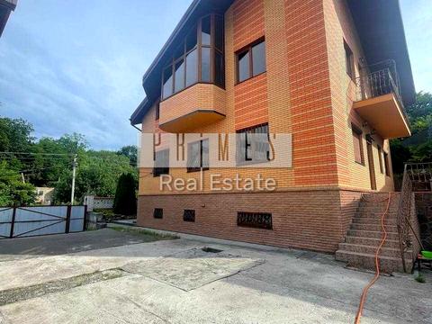 будинок за адресою Центральна