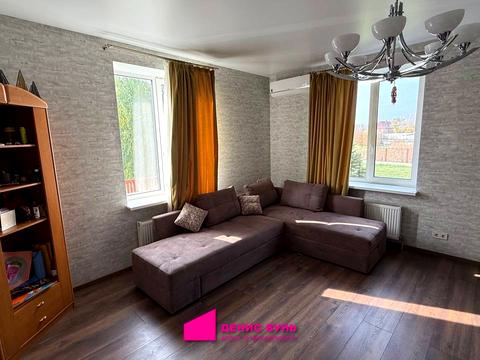 дом по адресу вул. Українська, 12