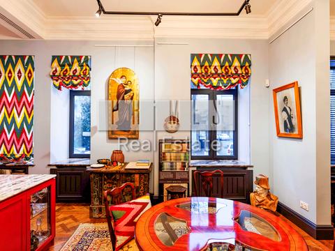 комерційна за адресою Стрілецька вул., 7/6