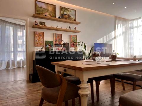 квартира за адресою Кирило-Мефодіївська вул., 2