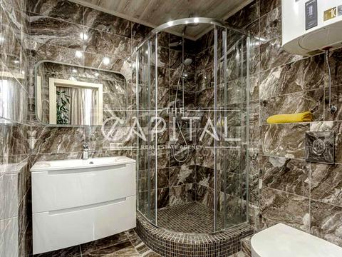 дом по адресу Миколи Миклухи-Маклая ул. (Дежнєва)