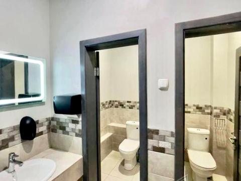 комерційна за адресою Михайлівська вул., 24/11