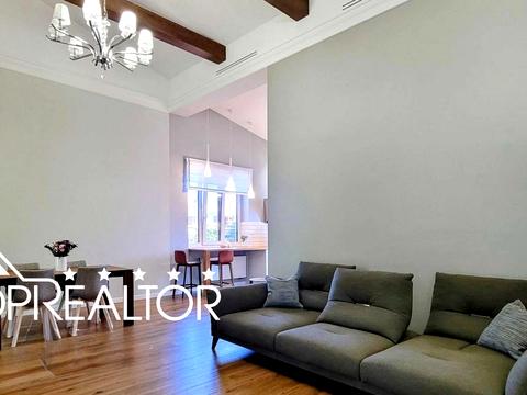 дом по адресу Центральна