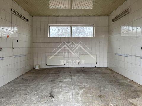 комерційна за адресою Українська вул., 148