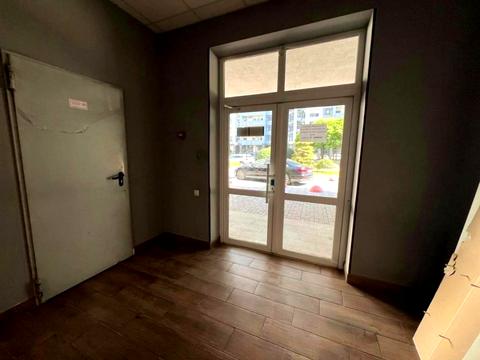 комерційна за адресою Андрія Верхогляда вул. (Михайла Драгомирова), 18б