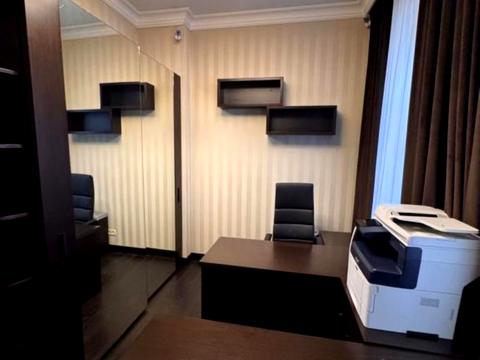 комерційна за адресою Симона Петлюри вул. (Комінтерну), 18