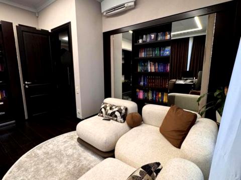 комерційна за адресою Симона Петлюри вул. (Комінтерну), 18