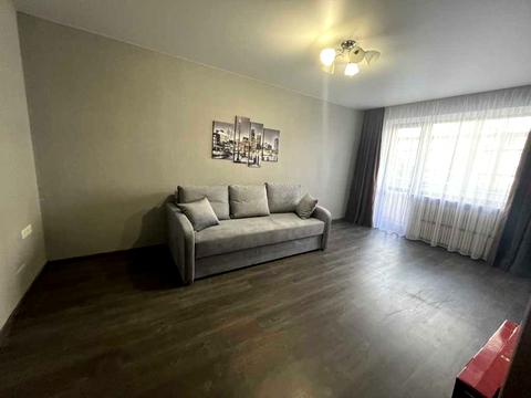 квартира за адресою Володимира Івасюка вул. (Головка), 8