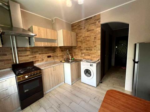 квартира за адресою Володимира Івасюка вул. (Головка), 8