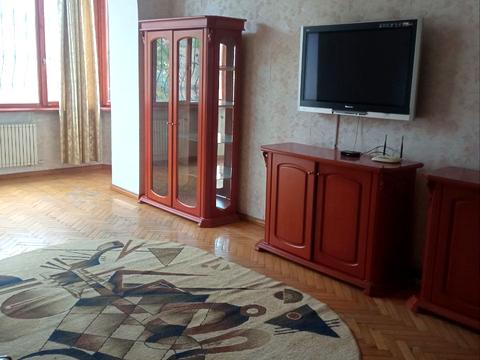 квартира за адресою Леонтовича вул. (Бєлінського), 4