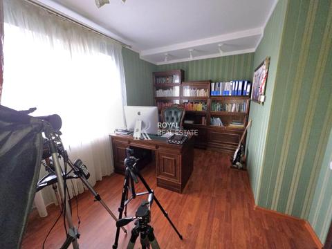 будинок за адресою вул. Вишнева, 27