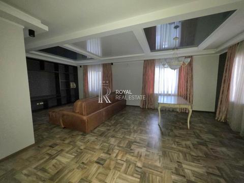 будинок за адресою вул. Вишнева, 27