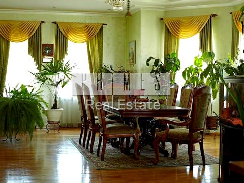 будинок за адресою Незалежності вул.