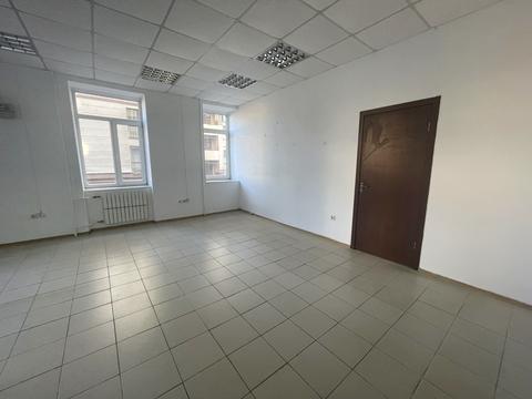 комерційна за адресою Микулинецька вул., 3а