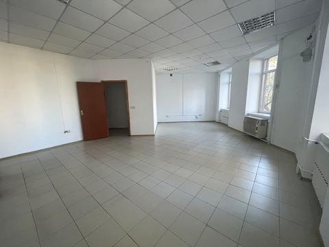 комерційна за адресою Микулинецька вул., 3а