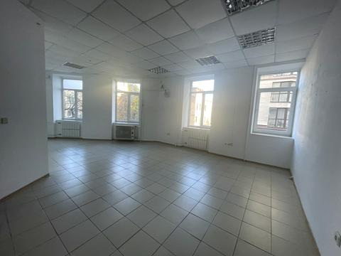 комерційна за адресою Микулинецька вул., 3а