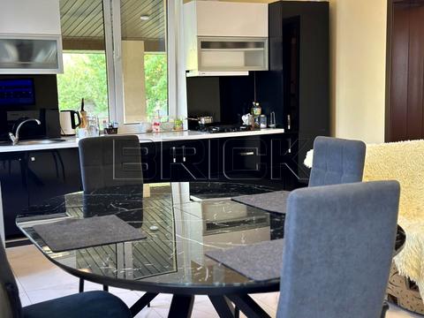 будинок за адресою Вишнева вул.