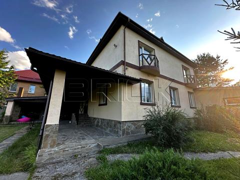 будинок за адресою Вишнева вул.