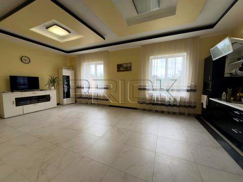 будинок за адресою Вишнева вул.