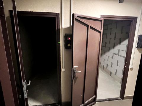 комерційна за адресою Владислава Бувалкіна вул. (Бочарова Генерала), 7б