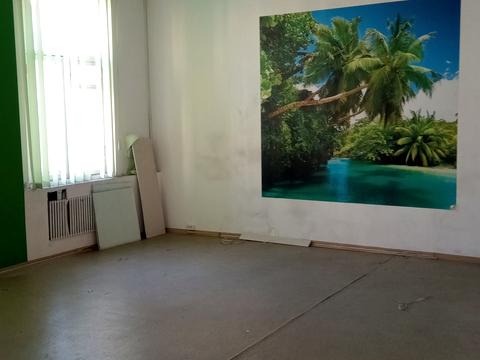 комерційна за адресою Саксаганського вул., 133-А