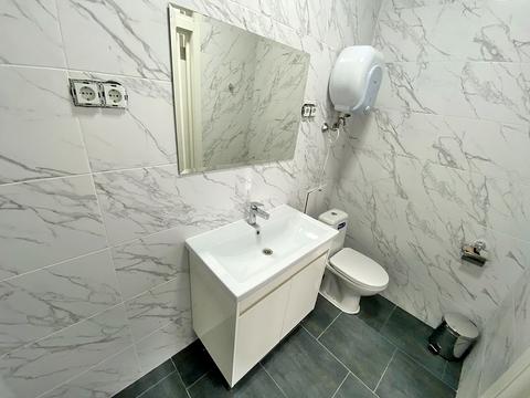 комерційна за адресою Дем'яна Попова вул., 8а