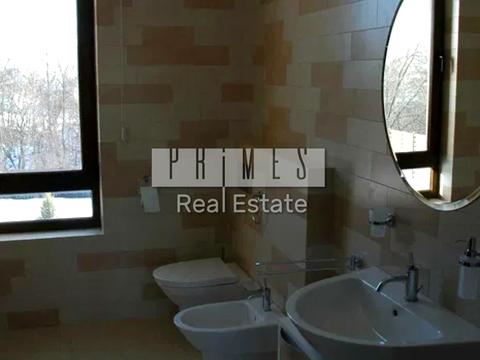 будинок за адресою с. Лісники, Виноградна вул.