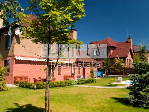 будинок за адресою с. Лісники, Виноградна вул.