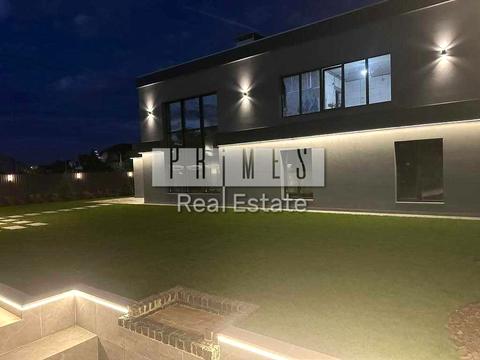 будинок за адресою Горіхова вул.